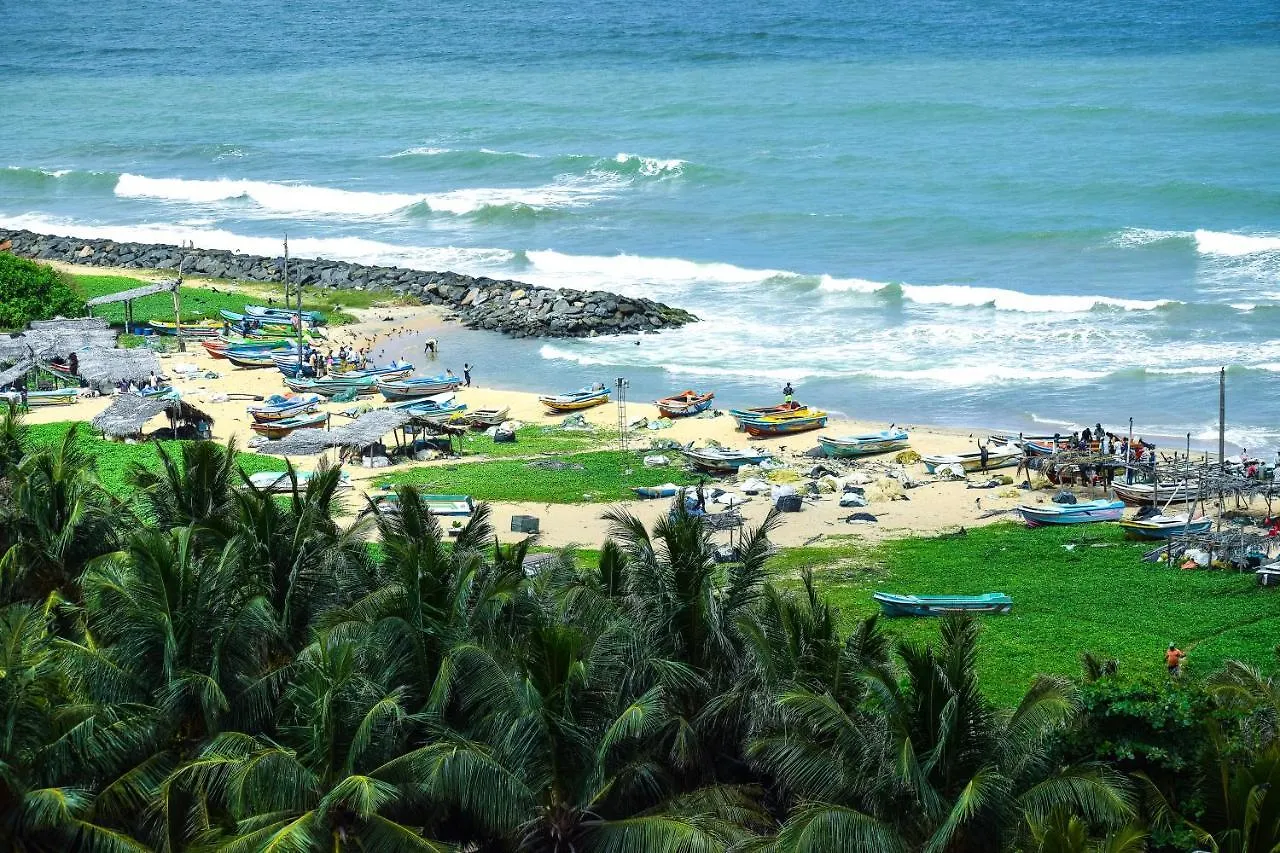 Ruvisha Beach Hotel Negombo