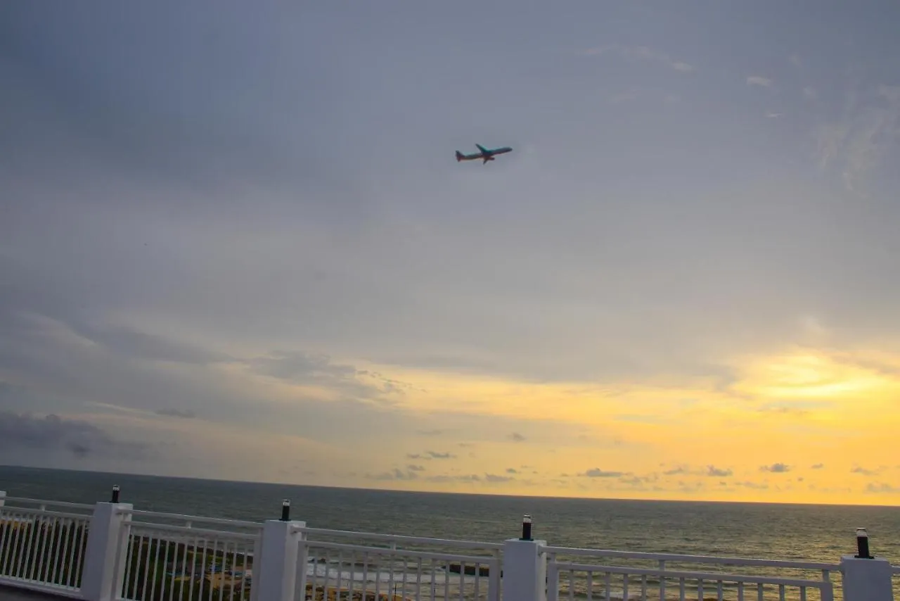 Ruvisha Beach Hotel Negombo