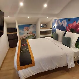 le-lotus-blanc.hotels-rhonealpes.com/