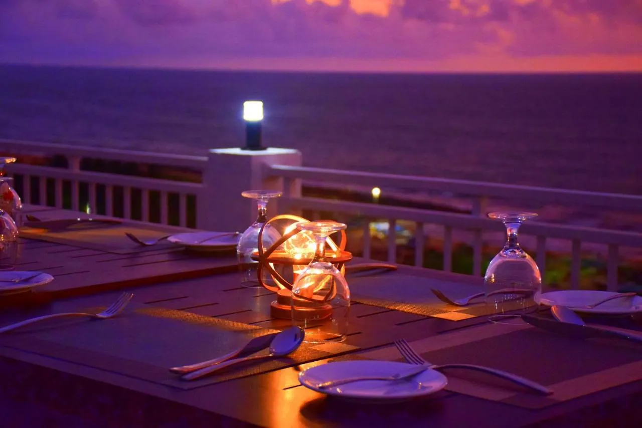 Ruvisha Beach Hotel Negombo