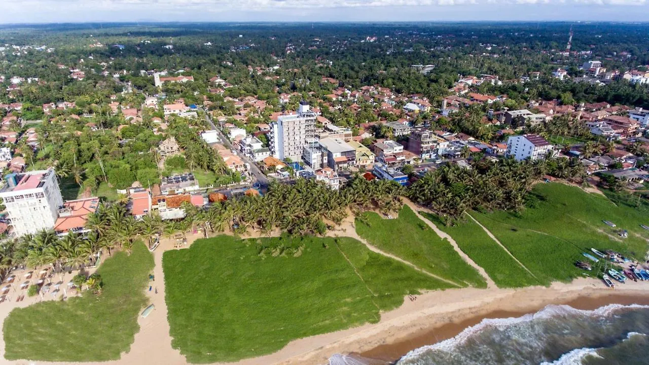 Ruvisha Beach Hotel Negombo